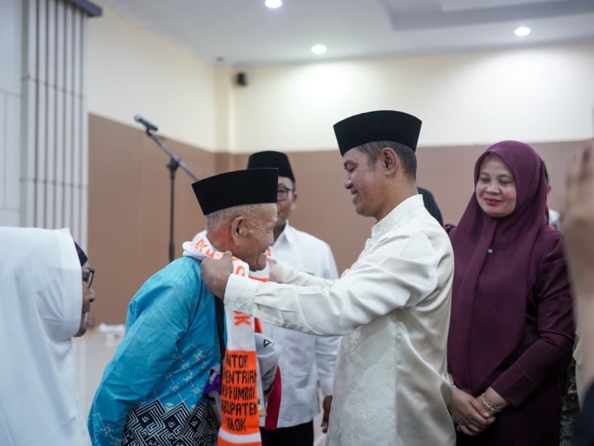 Keberangkatan 198 Calon Jamaah Haji Tahun 2026 dilepas &lrm;Bupati Solok.
