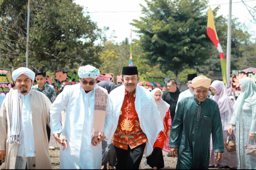 Bupati Saipullah Nasution Sentil Pengelolaan SDA Madina, Ajak Santri Kuasai Ilmu dan Selamatkan Kekayaan Alam