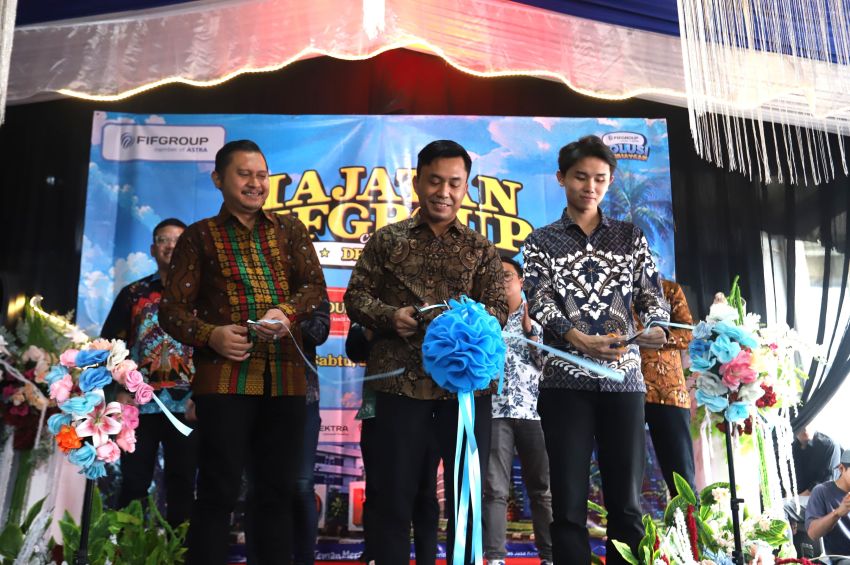 FIFGROUP Depok II Gelar Hajatan Meriah, Pererat Kedekatan dengan Pelanggan