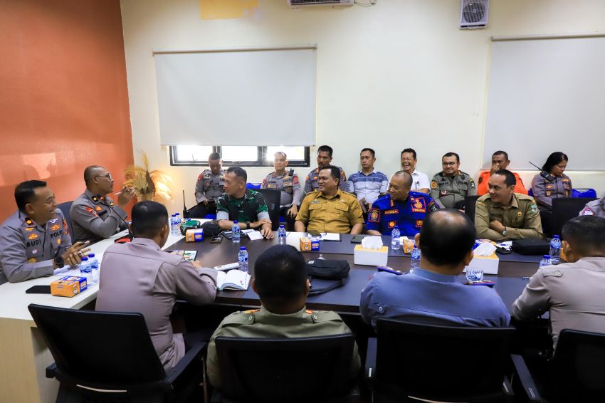 Pemko dan Polres Pematangsiantar berkolaborasi melaksanakan Rapat Sispam Kota