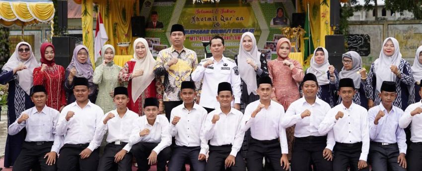 Bupati Padang Lawas Hadiri Pelepasan 450 Siswa MTsN 1, Tekankan Pentingnya Generasi Cinta Al-Qur&rsquo;an