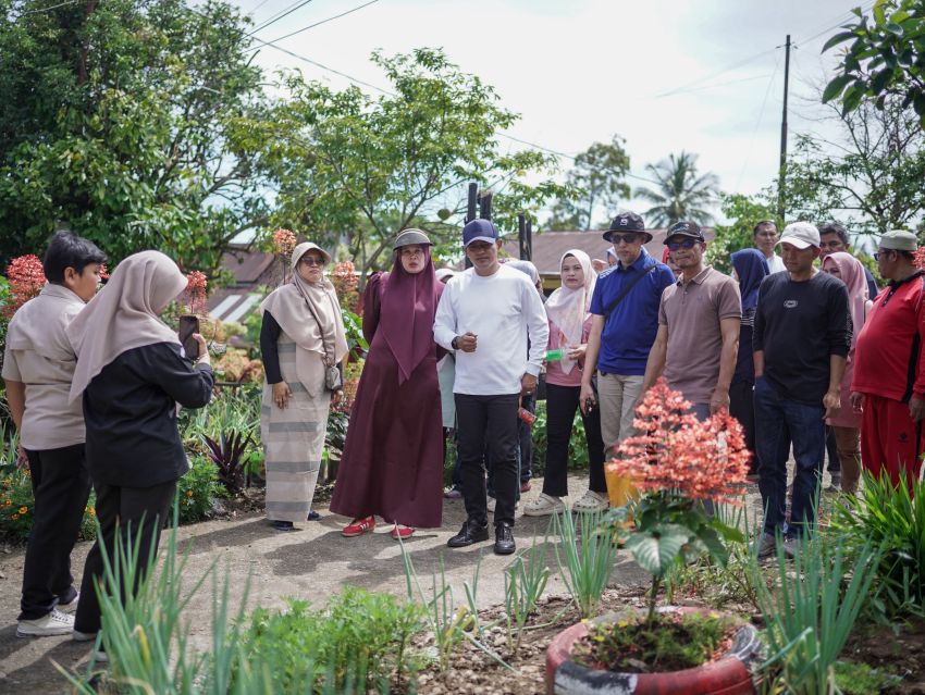 Bupati Solok Tinjau Gotong Royong Persiapan Penilaian Dasawisma Lomba PKK 2026