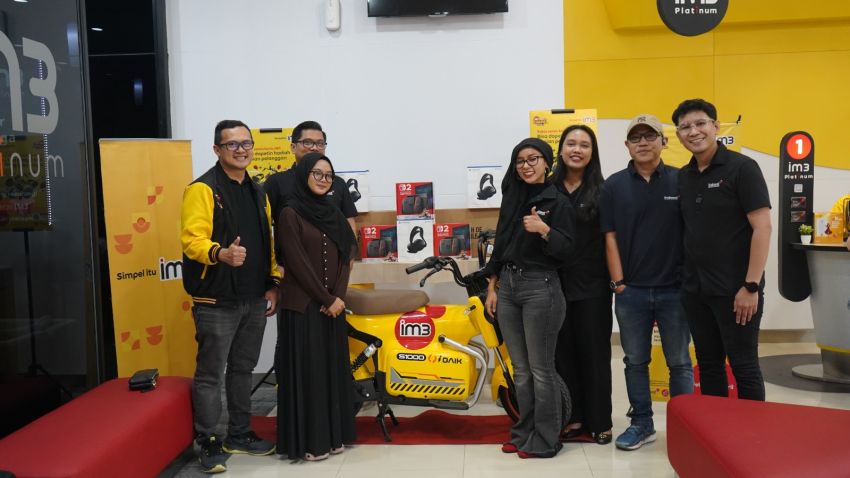 Program &ldquo;IM3 Pasti Simpel&rdquo; Bikin Pelanggan Sumatra Pulang Bawa Motor Listrik