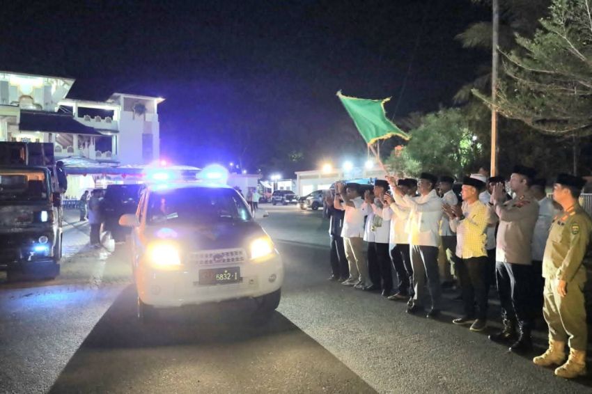 Ribuan Warga Tumpah Ruah! Bupati Madina Lepas Pawai Takbir Idul Adha 1447 H di Panyabungan