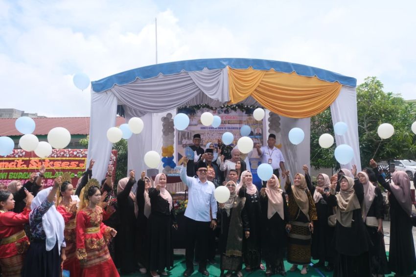 Plh Wali Kota Tanjungbalai Dorong Siswa SMPN 10 Kembangkan Kreativitas Seni dan Budaya