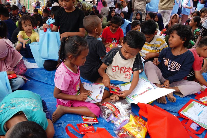Dari Pelosok hingga Lokasi Bencana, PTPN IV PalmCo dan Srikandi Salurkan Bantuan Buku untuk Anak-Anak