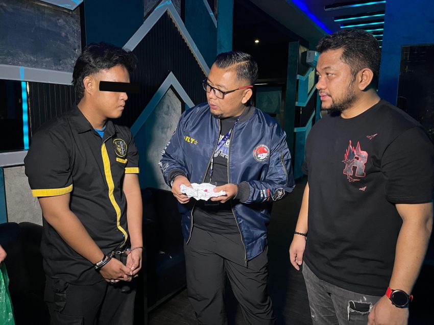Gerebek Hiburan Malam,  Disikat Satres Narkoba Polrestabes Medan, Tangkap Manajemen  Terduga Jual Narkoba