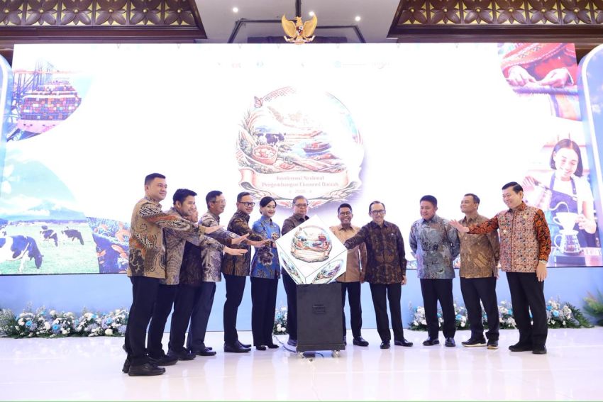 OJK PERCEPAT PERTUMBUHAN EKONOMI DAERAH MELALUI SINERGI  LINTAS SEKTOR