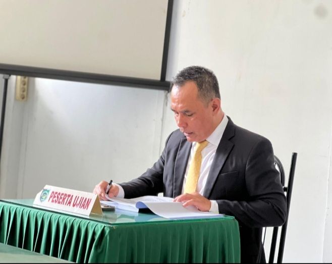 Wakil Ketua DPRD Deli Serdang H. Hamdani Syaputra Raih Gelar Magister Hukum UISU