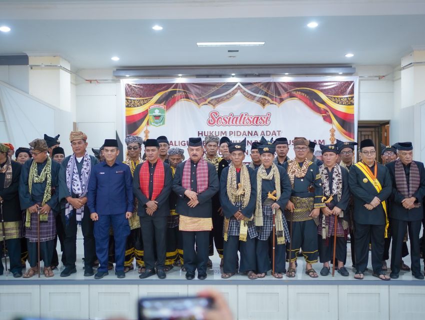 Bupati Solok, Dr. (HC) Jon Firman Pandu, SH, Hadiri Pengukuhan Sosialisasi Pidana Adat dan Pengurus LKAAM Kabupaten Solok Periode 2024&ndash;2029.