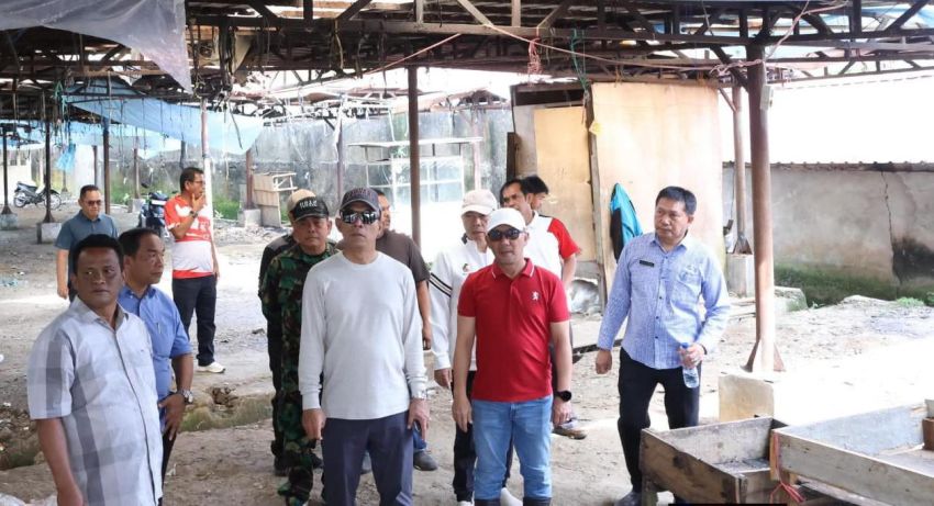 Bupati Gus Irawan Kobarkan &ldquo;Perang Sampah&rdquo;, Ratusan ASN Tapsel Turun Bersihkan Pasar Sipirok