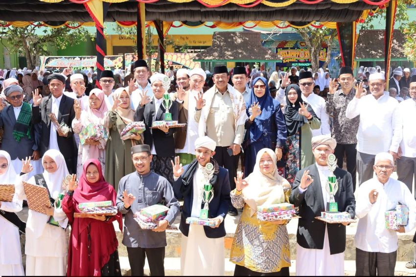 Bupati Madina Saipullah Nasution Motivasi 200 Santri Darul Ikhlas: Jadilah Generasi Qurani Penakluk Tantangan Zaman