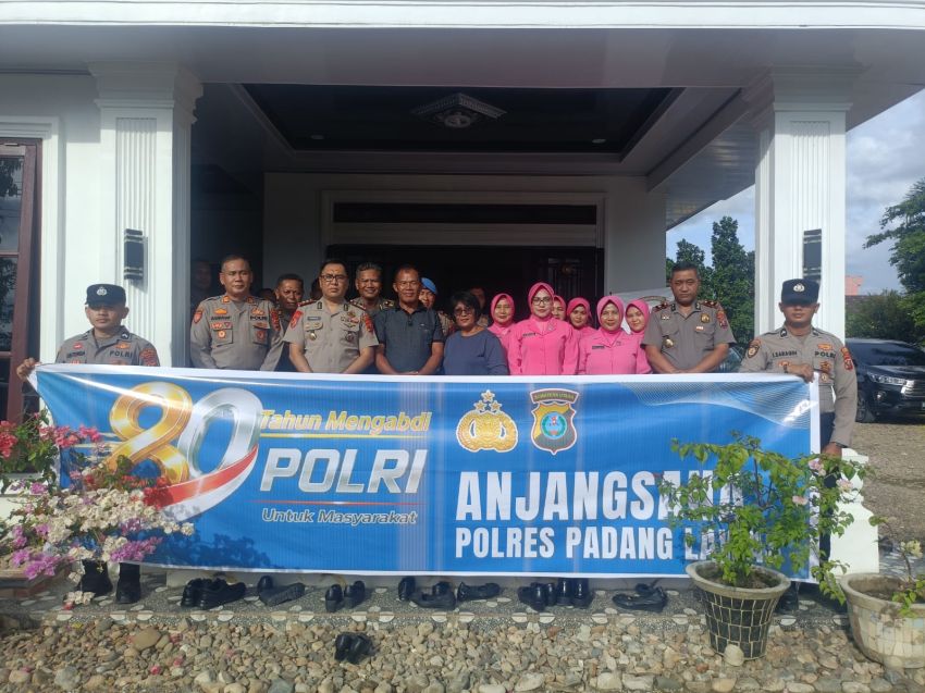 Momentum HUT Bhayangkara ke-80,Kapolres Padang Lawas Berikan Penghormatan Khusus kepada Purnawirawan Polri