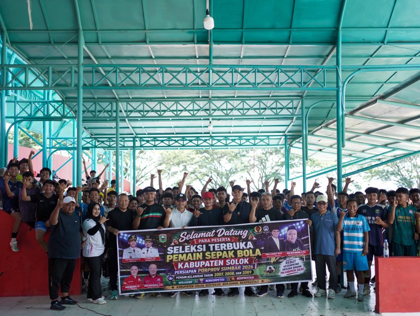 &lrm;Bupati Solok Dukung Kebangkitan Olahraga, Motivasi Atlet Sepak Bola dan Shorinji Kempo Menuju Prestasi