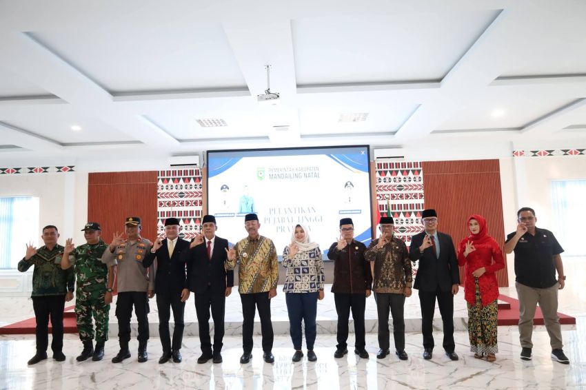 Bupati Madina Saipullah Nasution Lantik 3 Kepala Dinas Baru, Soroti Pelayanan Harus &ldquo;A Plus&rdquo;
