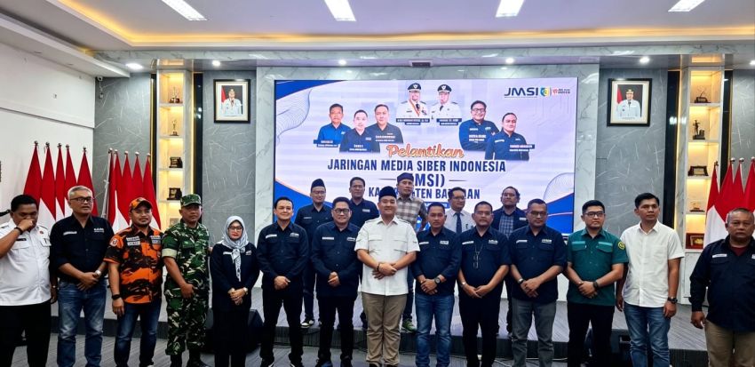 JMSI Batubara Resmi Dilantik, Bupati Baharuddin Terima Penghargaan Sahabat Pers