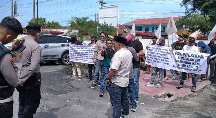 Massa Geruduk Kejari dan PN Kisaran, Desak Keadilan di Kasus Pengedar 3.000 Butir Ekstasi