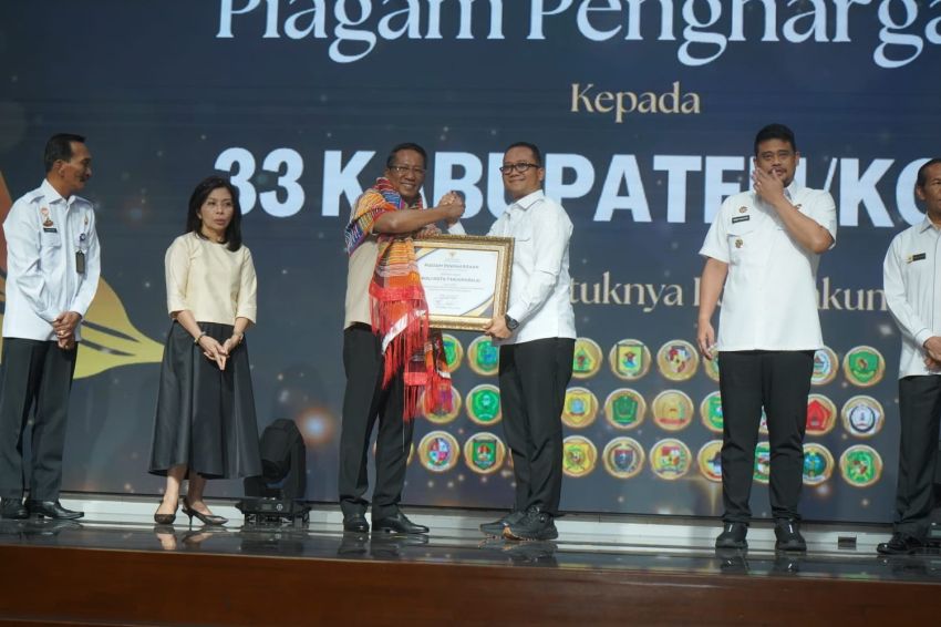 Menteri Hukum RI Berikan Penghargaan Ke Pemko Tanjungbalai atas Dukungan Program Bantuan Hukum