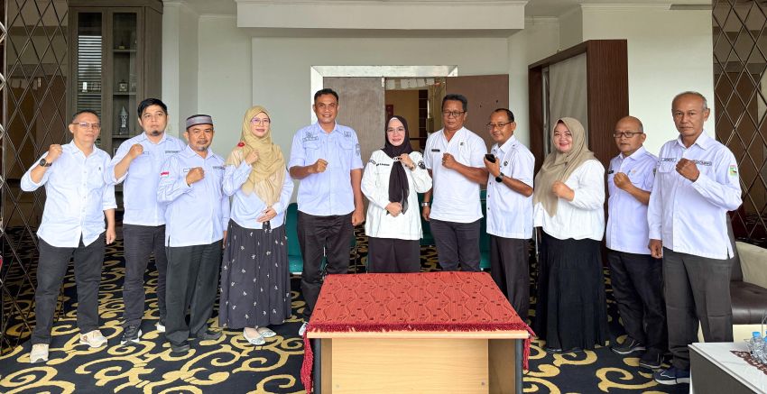 Serah Terima Jabatan Sekretaris dan Kepala Bidang pada Dinas Komunikasi dan Informatika Kabupaten Solok