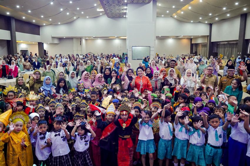 Bunda PAUD Kota Medan Airin Rico Waas Hadirkan Keceriaan dalam Program Makanan Tambahan untuk Anak PAUD
