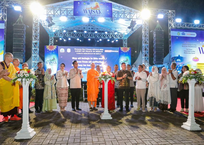 Momentum Perayaan Waisak 2570 BE, Rico Waas Ajak Warga Medan Rawat Harmoni dan Tebar Kedamaian