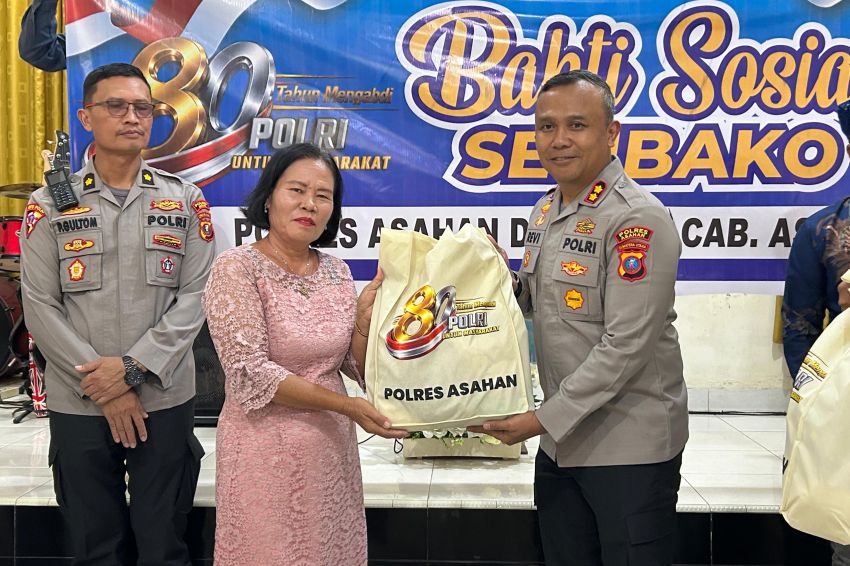Polres Asahan Dan GMKI Bagikan Sembako: Semarak HUT Bhayangkara ke-80 Lewat Berbagi