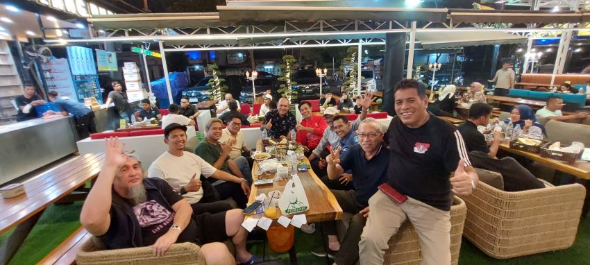 Hangat dan Penuh Keakraban, Azas Siagian Silaturahmi dengan Legenda Voli Nasional