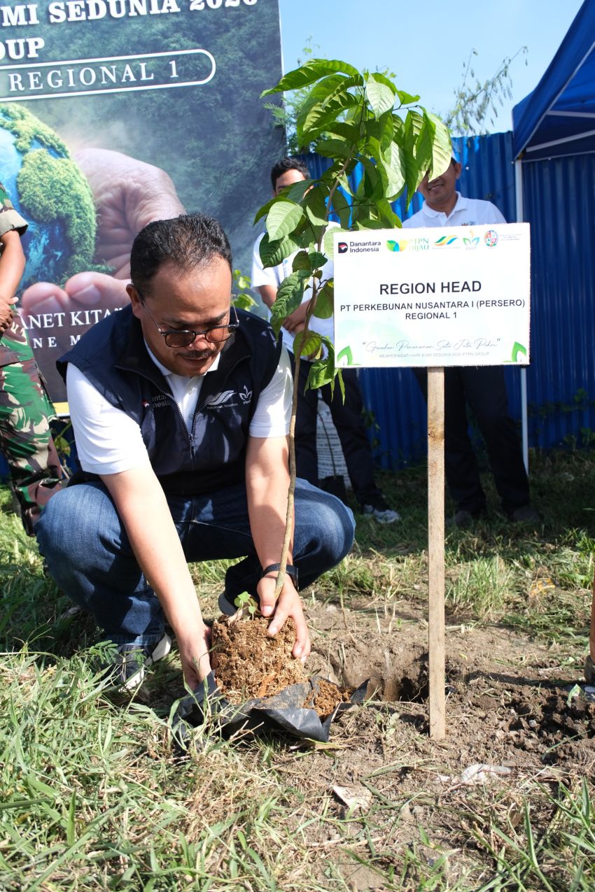 PTPN I Regional 1 dan Forkopimcam Tanjung Morawa Tanam 300 Pohon Peringati Hari Bumi dan HUT Deli Serdang ke-80
