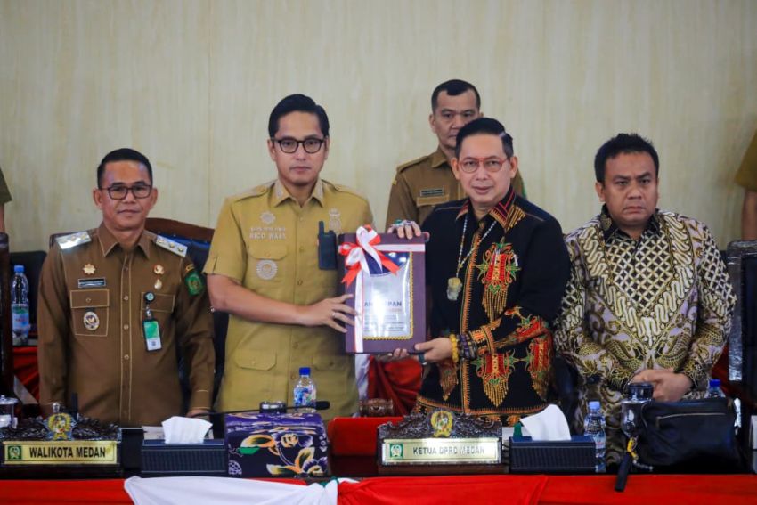 Di DPRD Medan, Rico Waas Paparkan Strategi Efisiensi APBD 2025: Tanpa Utang, Fokus Banjir dan Digitalisasi PAD