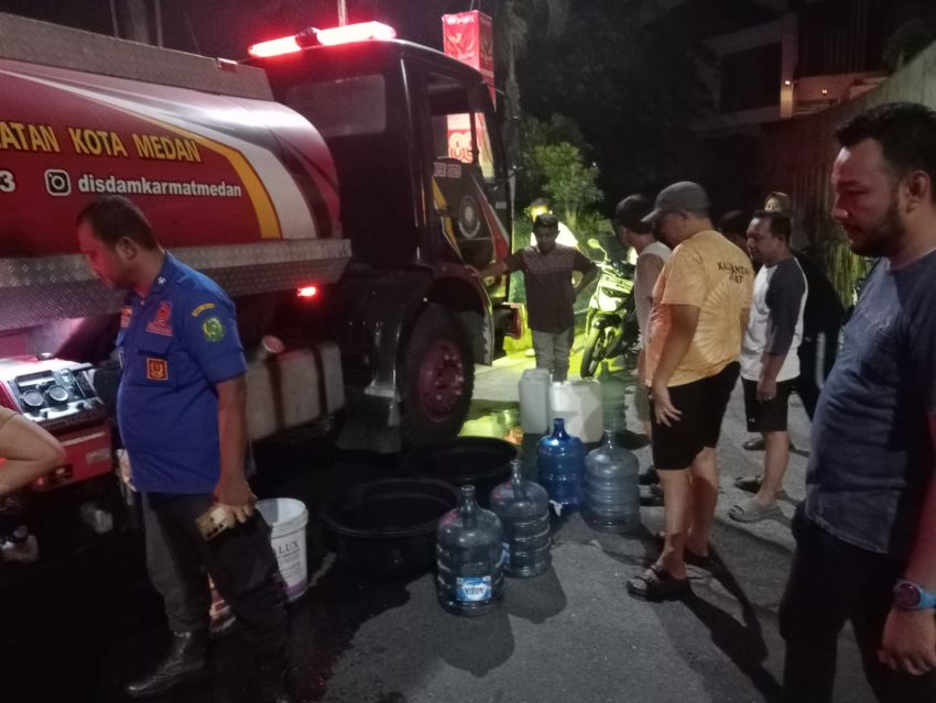 Wali Kota Medan Kerahkan Armada Damkarmat Untuk Penuhi Kebutuhan Air Bersih Warga