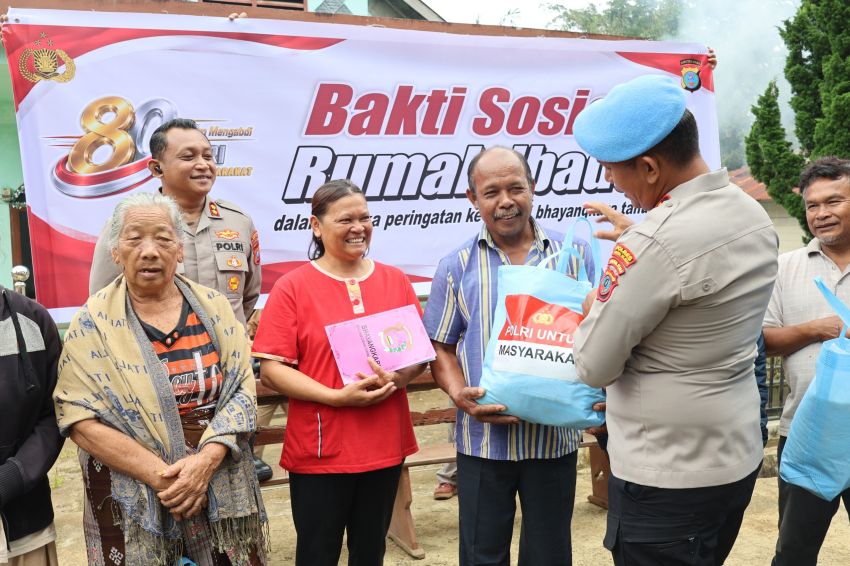 Sambut Hari Bhayangkara ke-80, Kapolres Tapsel Datangi Gereja dan Masjid, Tebar Pesan Persatuan dan Kepedulian