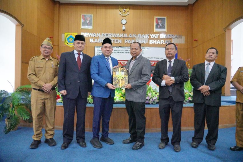 Ketua DPRD Pakpak Bharat Elson Angkat Pimpin Sidang Paripurna Tentang LKPJ Tahun 2025
