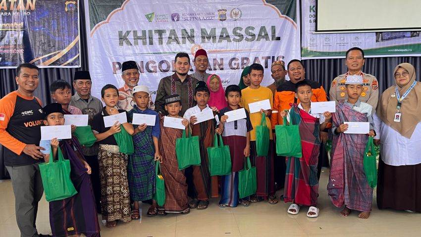 Dompet Dhuafa Waspada Bersama RSU Sufina Aziz Hadirkan Khitan Massal dan Pengobatan Gratis untuk Warga Dairi
