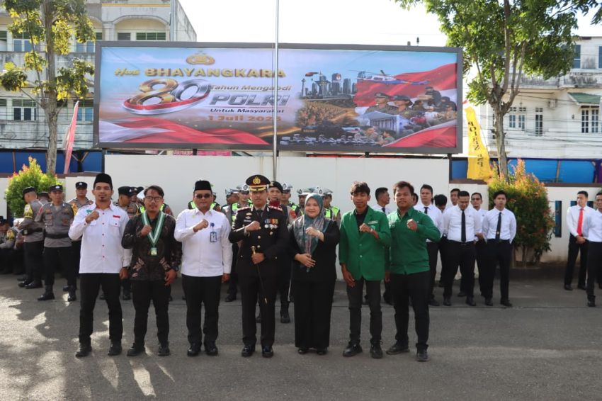 Toreh Prestasi! Kapolres Padangsidimpuan AKBP Dr. Wira Prayatna Dibanjiri Penghargaan dari Pemkot, DPRD, dan Mahasiswa