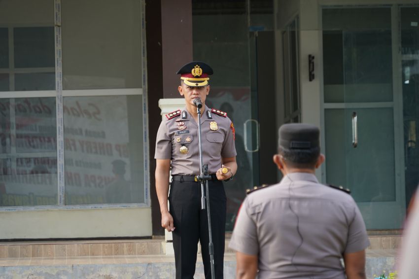 Resmi Disambut Tradisi Kehormatan, AKBP Dhery Fajariandono Jadi Kapolres Perdana Polres Paluta: Siap Bangun Institusi Profesional dan Presisi