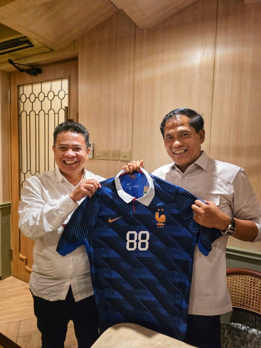 Jersey Prancis dan Sepak Bola sebagai Miniatur Kehidupan