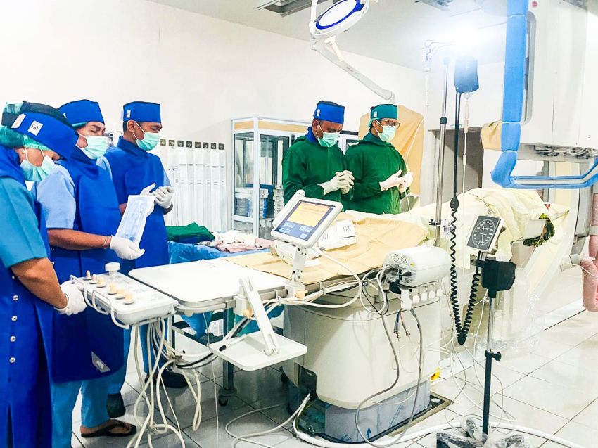 RSUD dr. Djasamen Saragih membuka kembali layanan Cathlab dengan Penjaminan BPJS Kesehatan. Cath Lab merupakan ruang tindakan medis canggih dengan tek