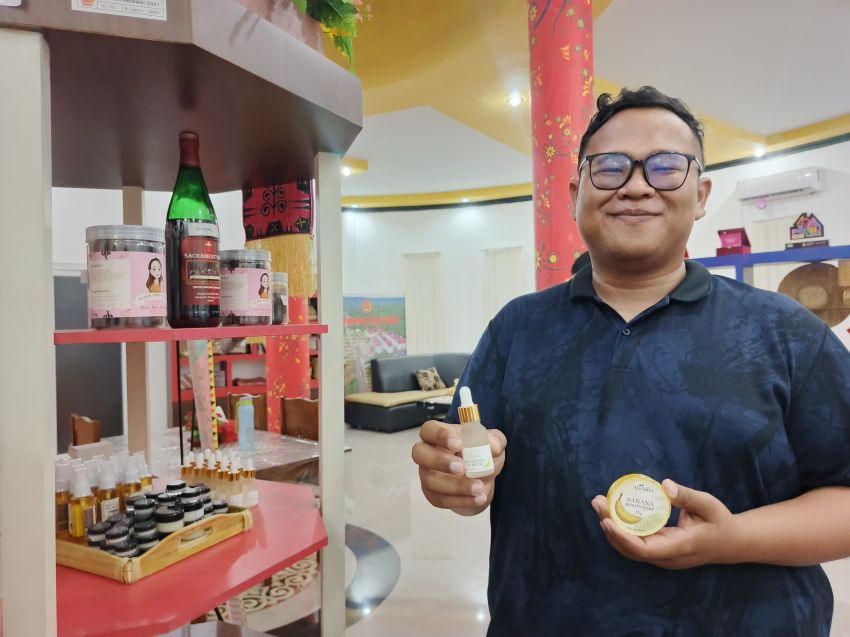 Nias Barat Perkenalkan Serum dan Sabun Berbahan Pisang di PRSU ke-50