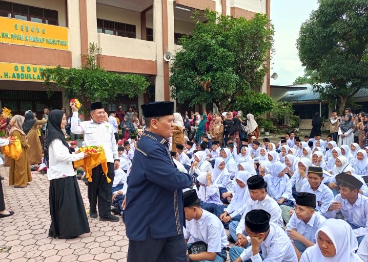 Hari Pertama Sekolah, TPI Medan Sambut Hangat Peserta Didik Baru TA 2026/2027 dengan Tradisi Marhaban dan Tepung Tawar