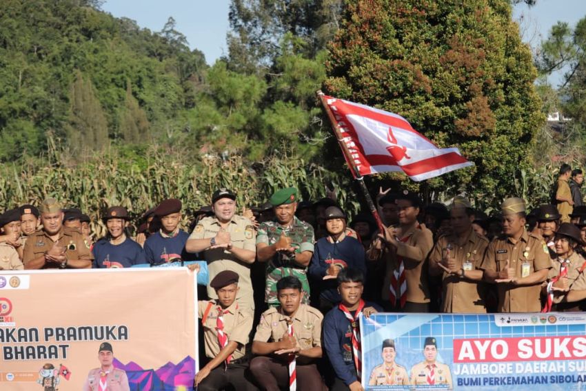 Bupati Pakpak Bharat Lepas Jambore Pramuka Ke XI Di Sibolangit Kab.Deli Serdang