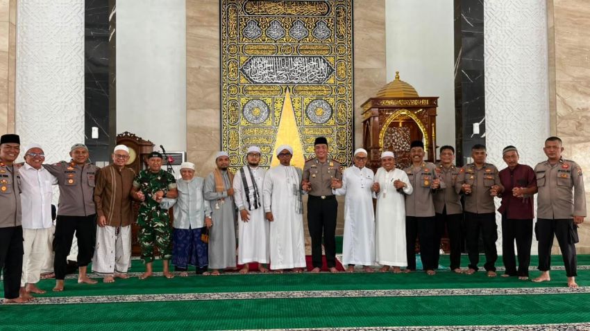 Polisi Sahabat Umat! Kapolres Padangsidimpuan AKBP Noval N.G. Desky Gelar Edukasi Kamtibmas di Masjid Raya Al-Abror