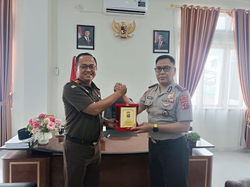 Kapolres Palas AKBP Dodik Yuliyanto Perkuat Sinergi dengan Kajari Sibuhuan, Komitmen Wujudkan Penegakan Hukum Profesional dan Berkeadilan