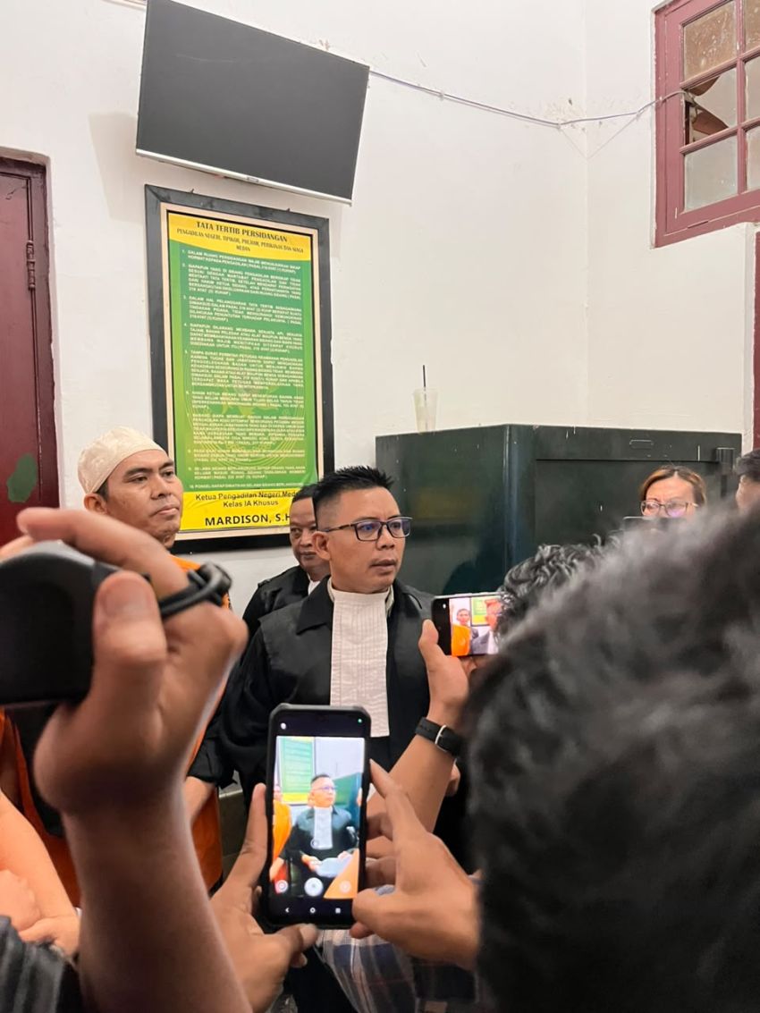 KUASA HUKUM GURU HONOR NILAI PENGADILAN TIPIKOR MEDAN TAK BERWENANG MENGADILI PERKARA GURU HONOR
