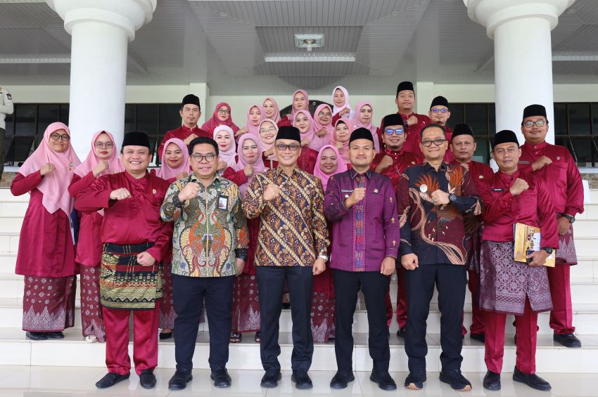 Kepala BKN RI Serahkan Penghargaan E-Kinerja Tertinggi kepada Wali Kota Tanjungbalai