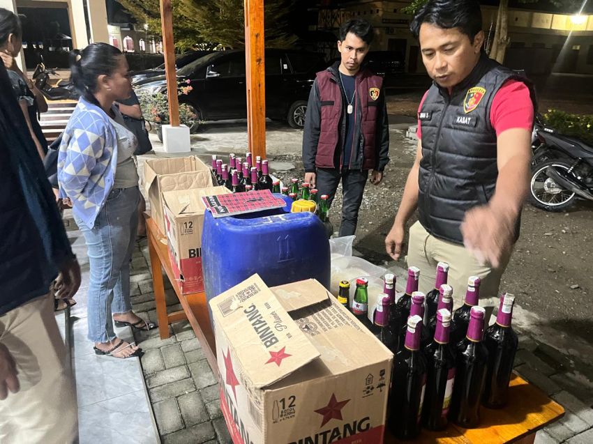 Operasi Pekat Toba 2026 di Padang Lawas, Satreskrim Polres Palas Sita Puluhan Botol Miras dan Tuak dari Tempat Hiburan Malam