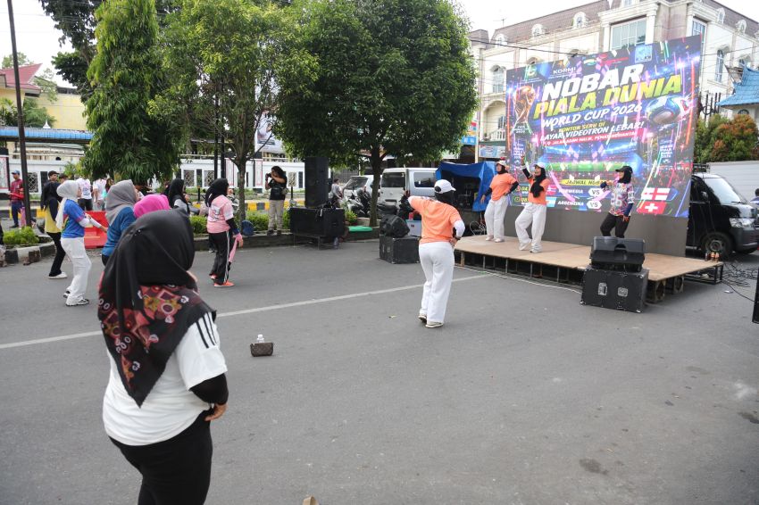 Wali Kota diwakili Sekda membuka kegiatan Siantar Car Free Day di kawasan Lapangan Adam Malik
