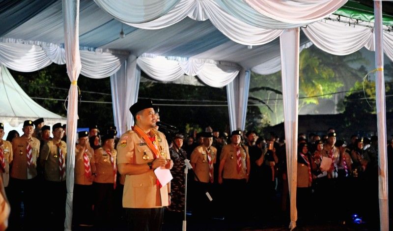 Bobby Nasution Bermalam Bersama Ribuan Pramuka, Api Unggun Kobarkan Semangat Jamdasu XI
