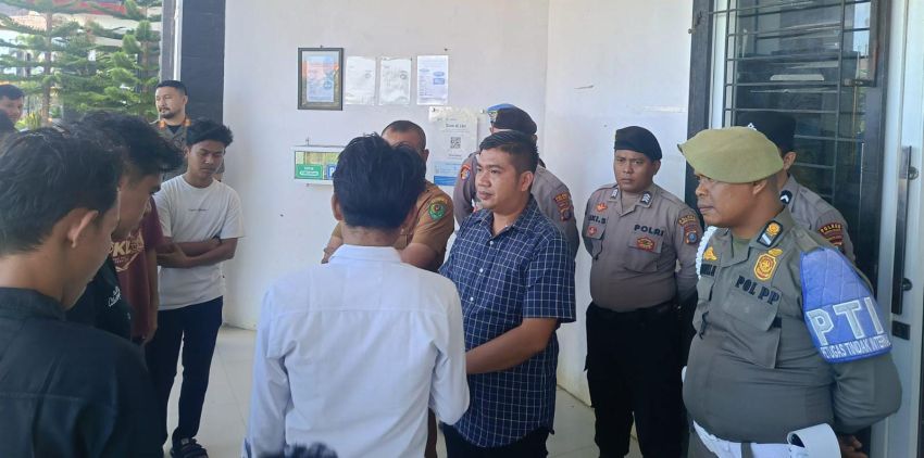 Humanis! IPDA Ansor Harahap Kawal Demo Mahasiswa Tanpa Gesekan, Polres Tapsel Utamakan Pendekatan Persuasif