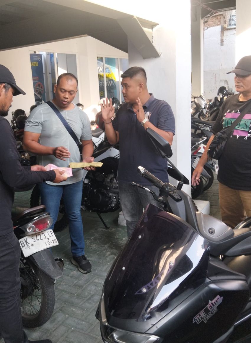 Oknum LSM PAJAK ZT Tertangkap Tangan Lakukan Pemerasan di Kantor Kelas I Imigrasi Polonia Medan.