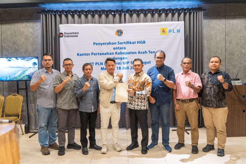 Wujud Sinergi Dan Kolaborasi, BPN Aceh Serahkan 21 Sertipikat HGB PLTA Peusangan Kepada PLN